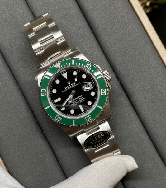 Rolex Submariner Date “Kermit” 41 mm (Ref. 126610LV)