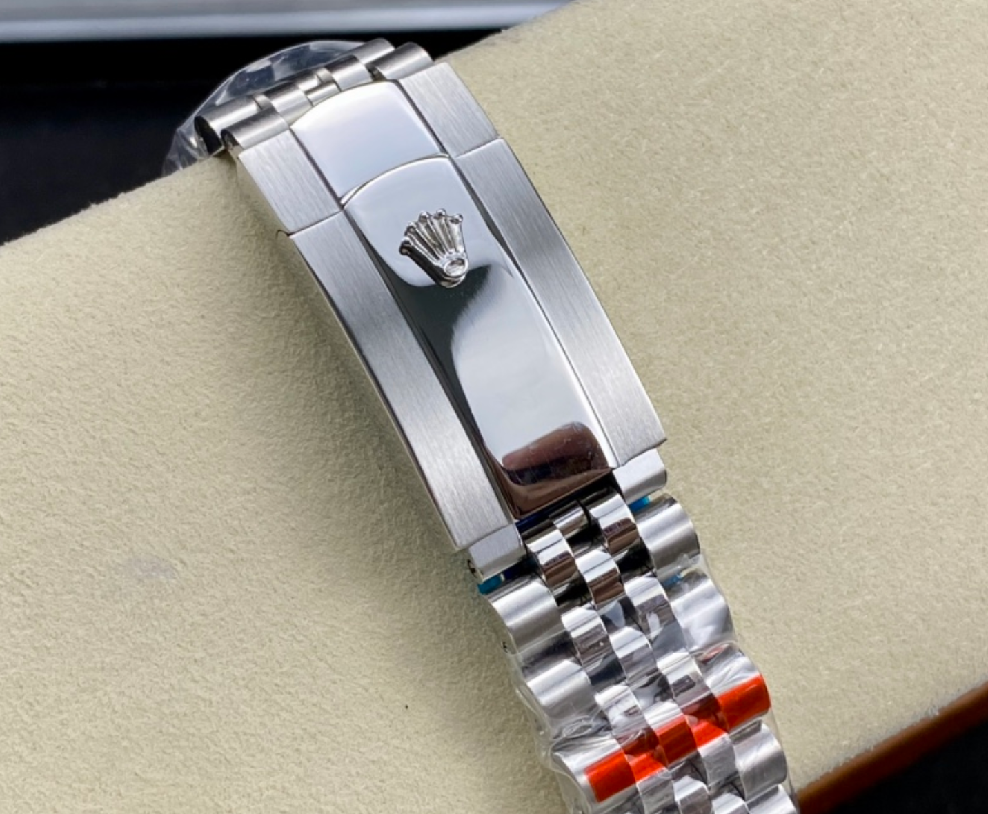 Rolex Sky-Dweller 42MM (GREEN DIAL)