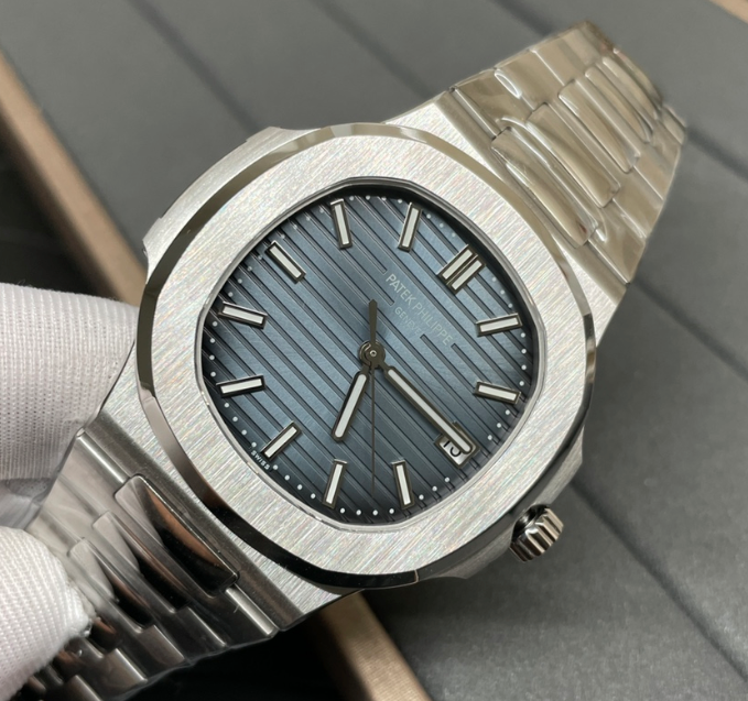 PATEK PHILIPPE NAUTILIUS SERIES 5811