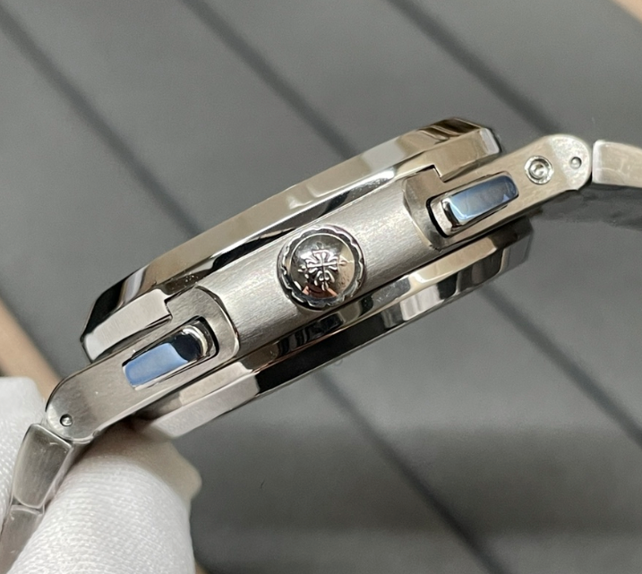 PATEK PHILIPPE GOLDEN EAGLE 5990/1A