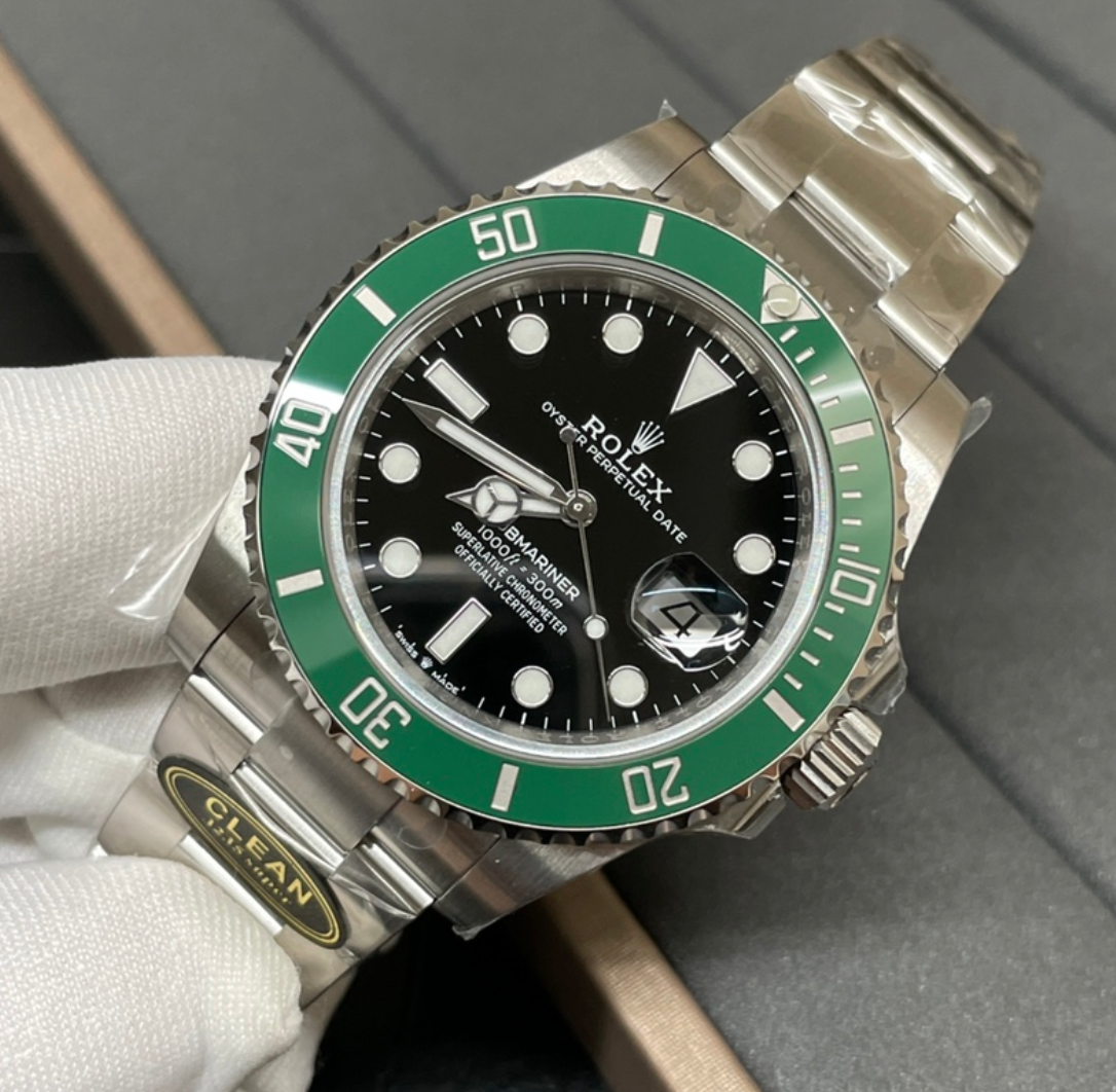 Rolex Submariner Date “Kermit” 41 mm (Ref. 126610LV)