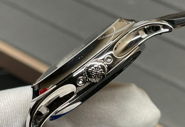 PATEK PHILIPPE PERPETUAL MOON-PHASE (BLUE DIAL)