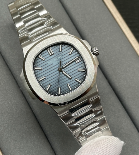 PATEK PHILIPPE NAUTILIUS SERIES 5811