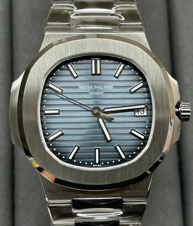 PATEK PHILIPPE NAUTILIUS SERIES 5811