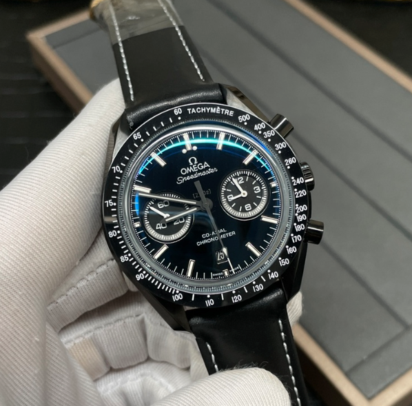 OMEGA SPEEDMASTER. ''DARK SIDE OF THE MOON''
