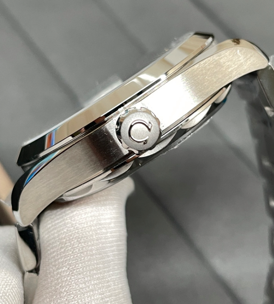 OMEGA SEAMASTER BLACK TEAK GRAIN