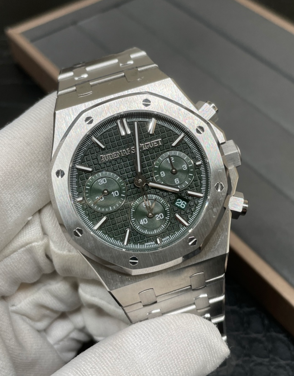 AUDEMARS PIGUET ROYAL OAK GREEN DIAL