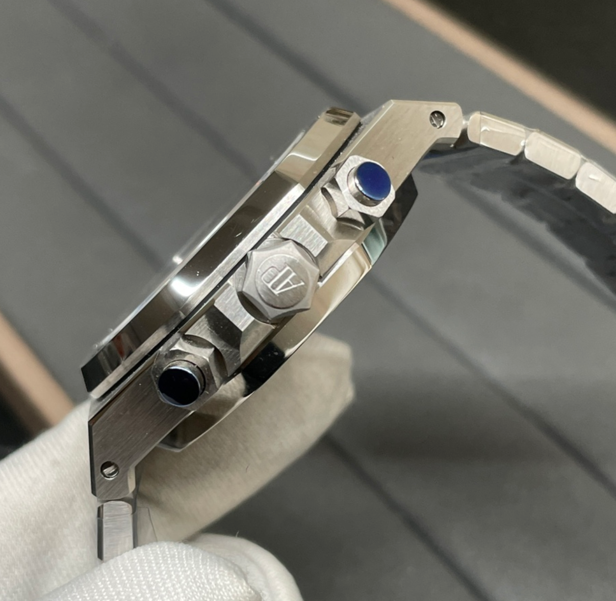 AUDEMARS PIGUET ROYAL OAK GREEN DIAL